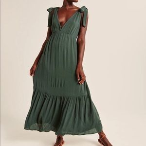 NWT Tie Strap Baby Doll Maxi Drew’s